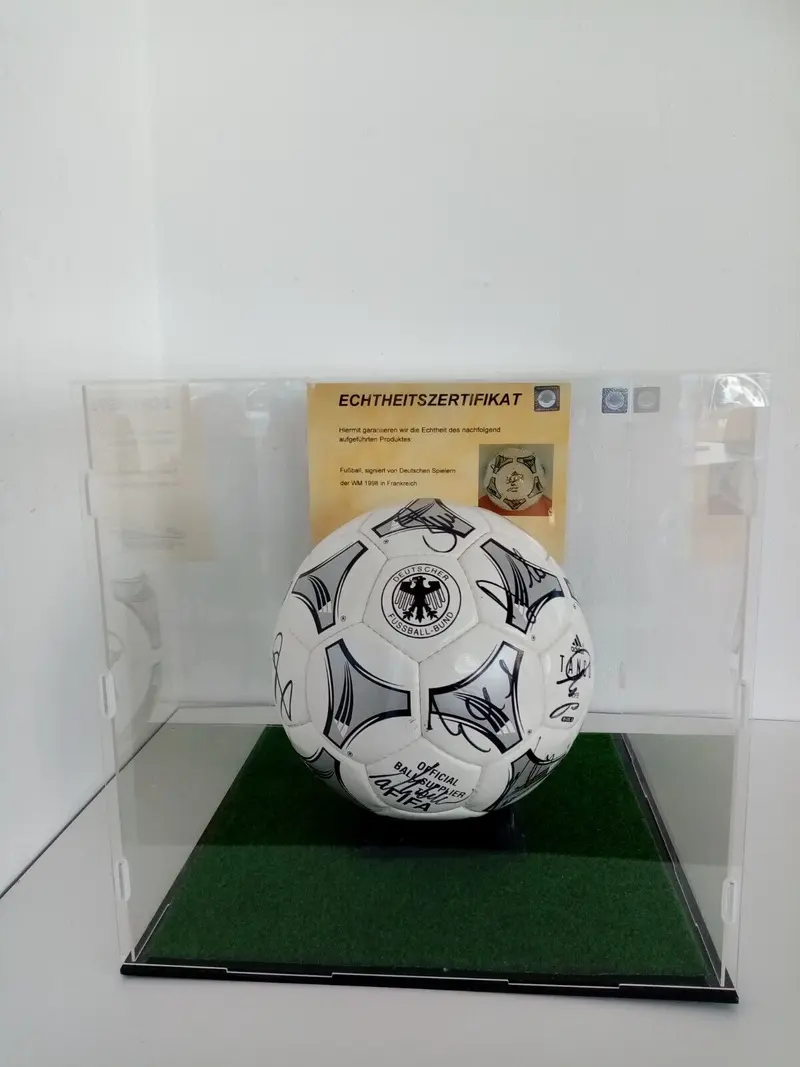 Fußball Teamsigniert WM 1998 in Vitrine DFB Autogramm Adidas Unterschrift COA