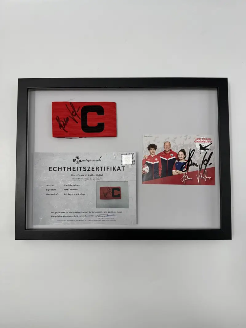 Kapitänsbinde Hans Dorfner signiert im Rahmen Bayern München Fußball Autogramm